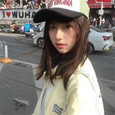 草丛里的羊